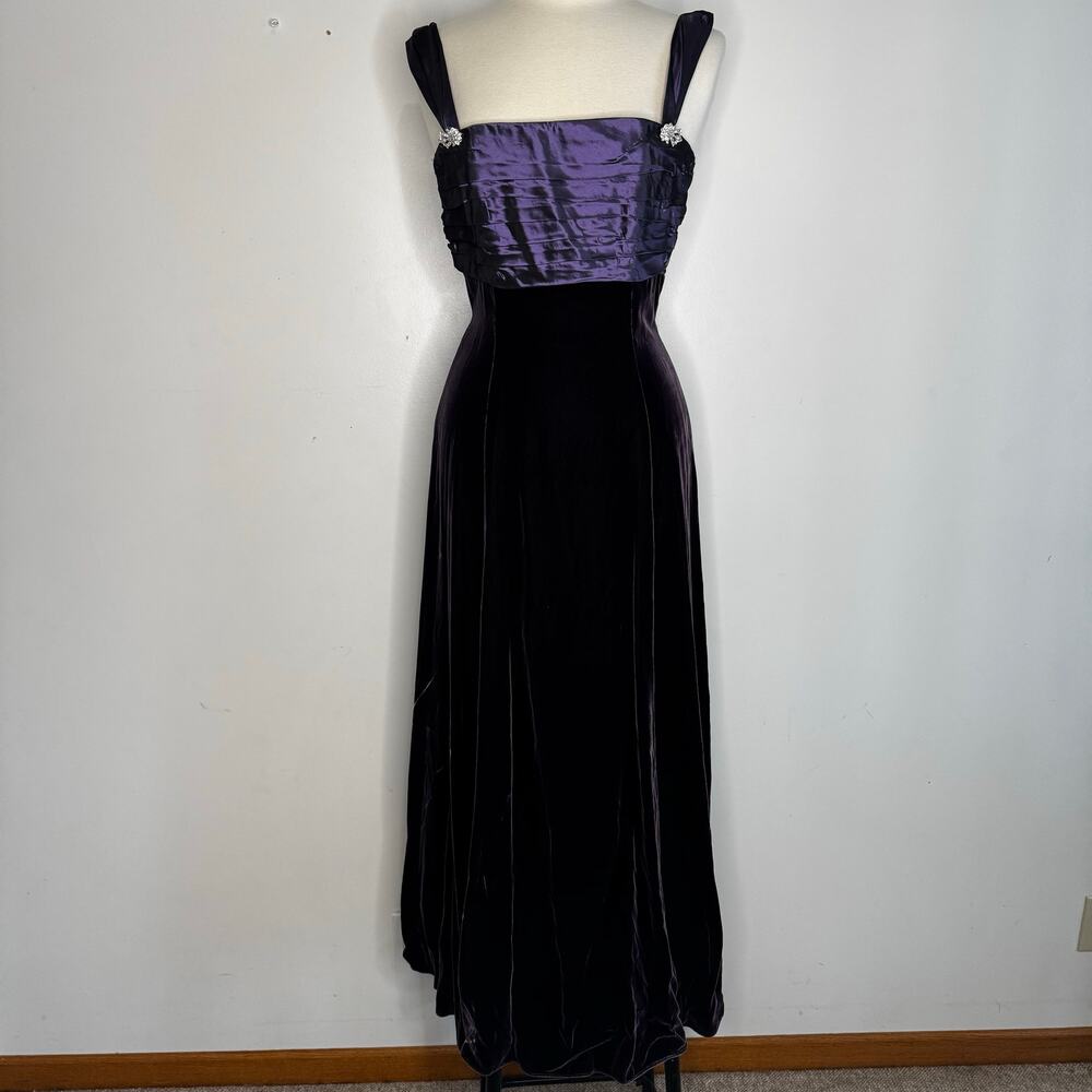 VINTAGE | SCOTT McCLINTOCK  90s does 40s Gothic Glamour Velvet Gown Prom Dress